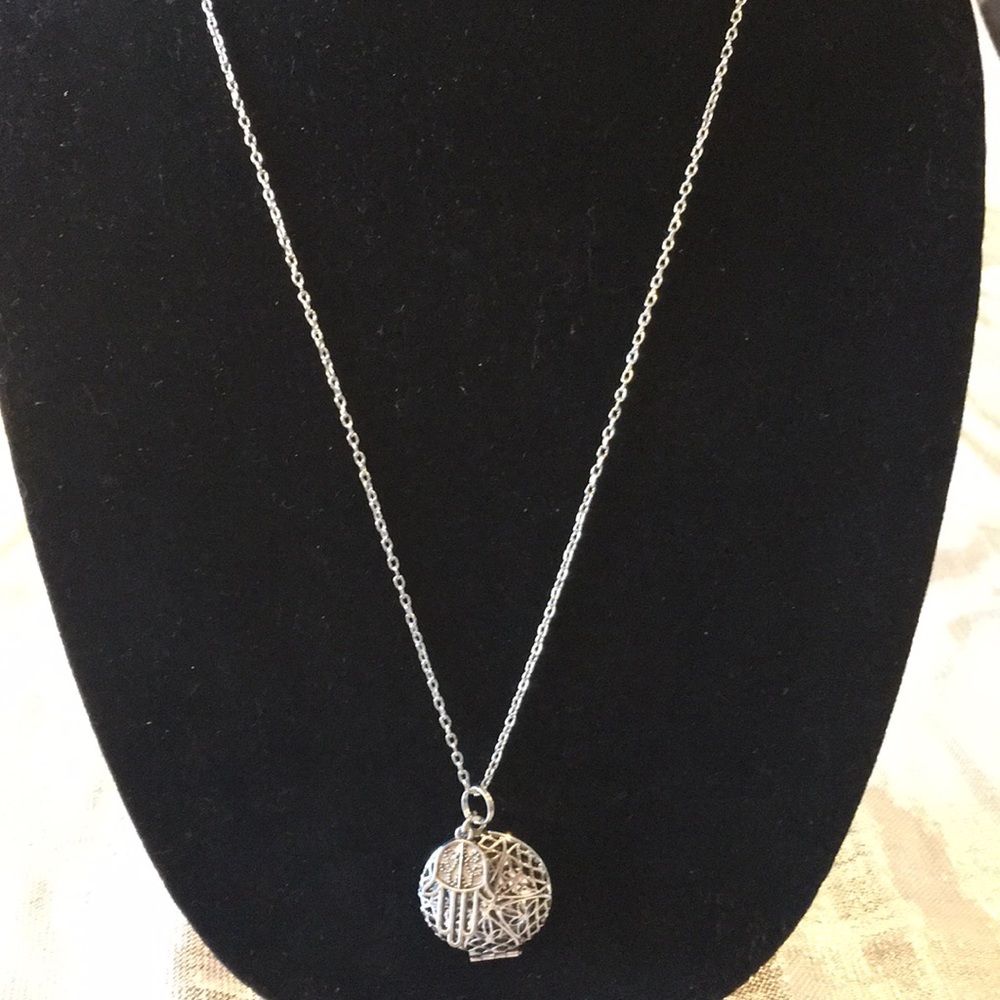 Aromatherapy essential oils diffuser necklace